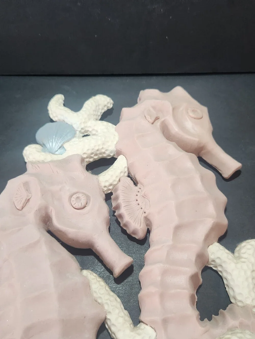 Vintage Coastal Seahorse Wall Plaque – Pink Seahorses Seashell Starfish Decor